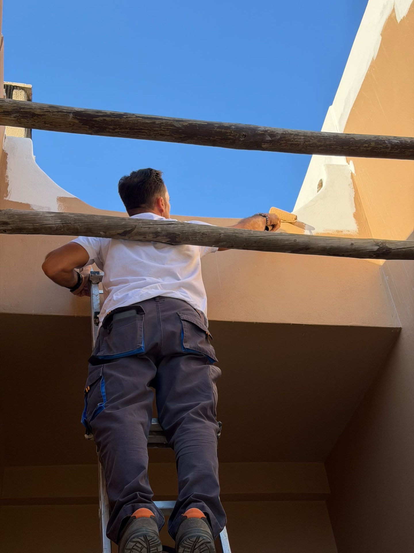 Pintura e retoques pela HOUSE IN SHAPE no Algarve
